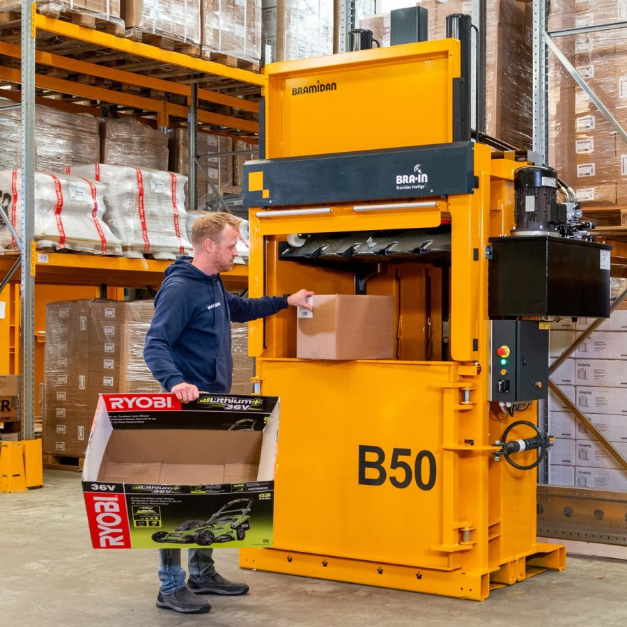 Ballenpresse Bramidan B50 Einfüllöffnung