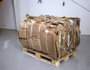 Ballenpresse Kartonballen | Toel Recycling AG
