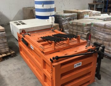 Ballenpresse Occasion liegend| Toel Recycling AG