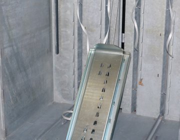 Kunststoffpresse Bramidan X25 Ballenauswurf | Toel Recycling AG