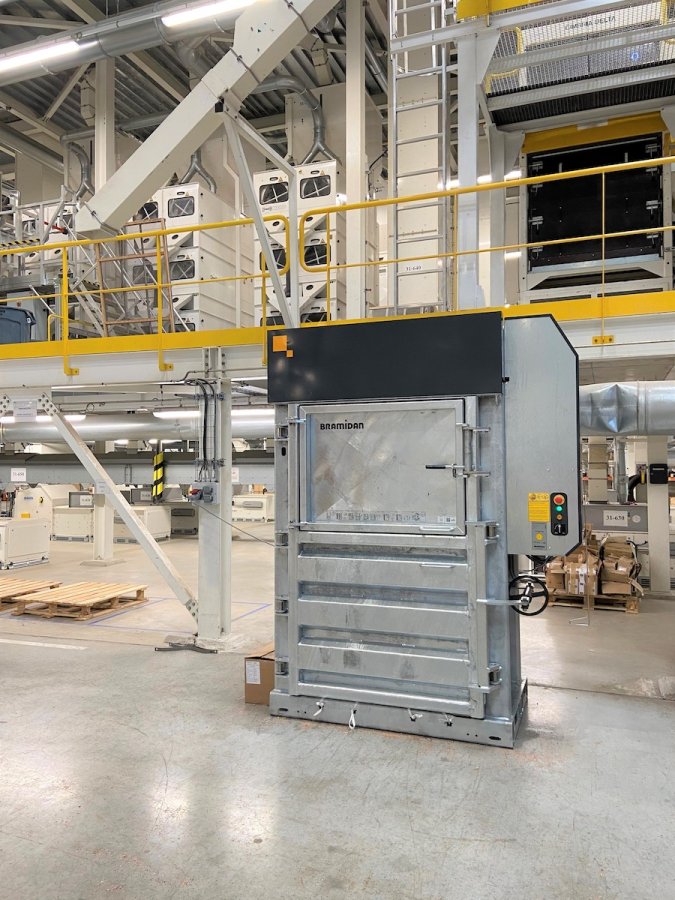 Kunststoffpresse Bramidan X50 | Toel Recycling AG