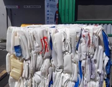 Kunststoffpresse Bramidan X50 Kunststoffballen | Toel Recycling AG