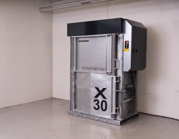 Kunststoffpressen Bramidan X30 Verzinkt normale Tür | Toel Recycling AG