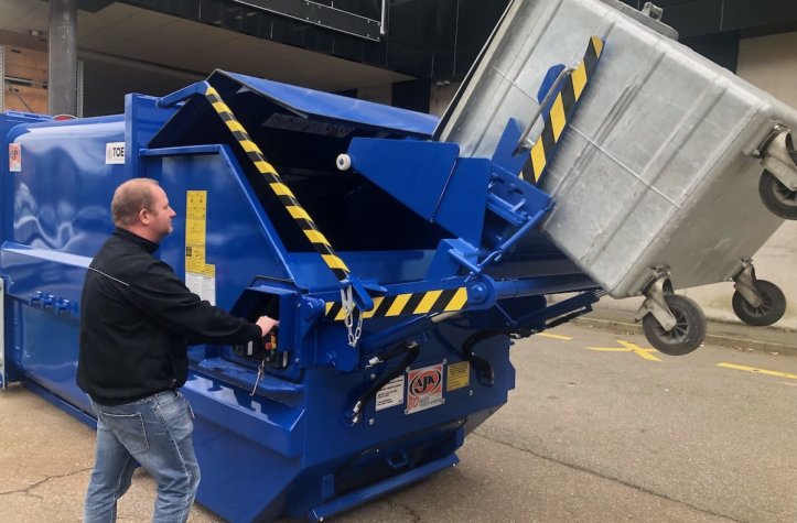 Presscontainer Welaki Hub-Kippvorrichtung | Toel Recycling AG