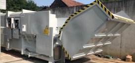 Presscontainer mit Hub-Kippschaufel