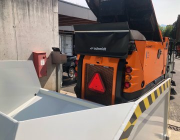 Presscontainer mit Kippschaufel | Toel Recycling AG
