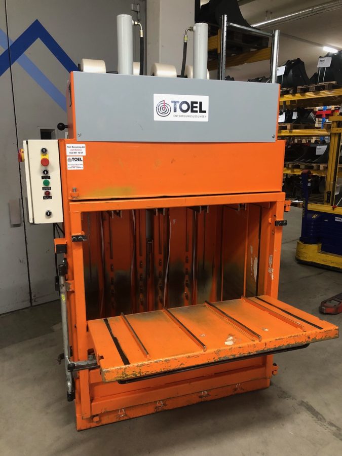 Ballenpresse Occasion Türklappe offen