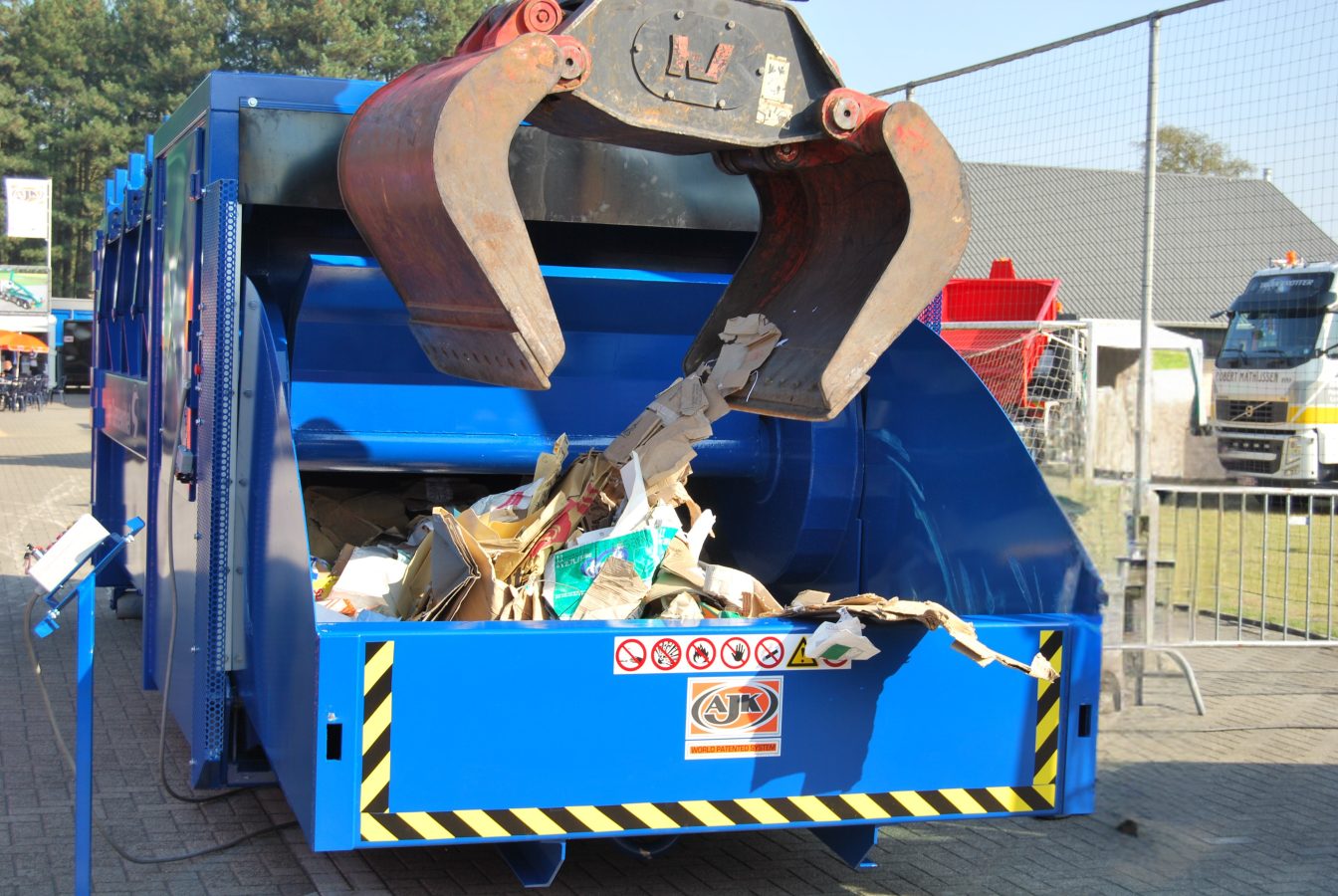 AJK 30 XL Schaufel füllen