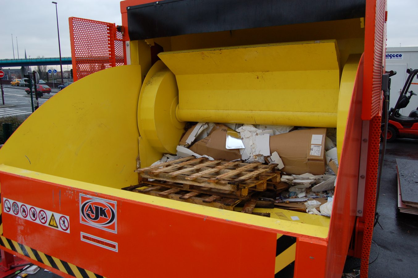 AJK 30 XL gefüllte Schaufel